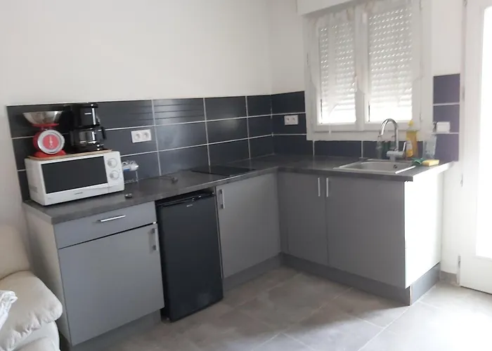 Small And Cute ニーム